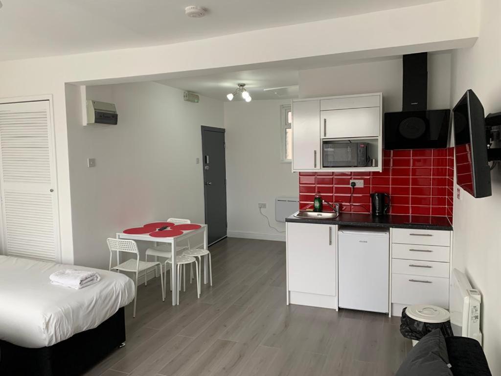 Comfortable - Cosy - Budget Studios In City Center London Ngoại thất bức ảnh